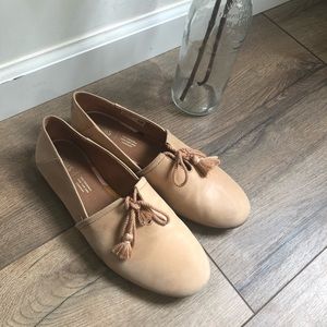 Toms Kelli Tassel Flats in Honey Leather